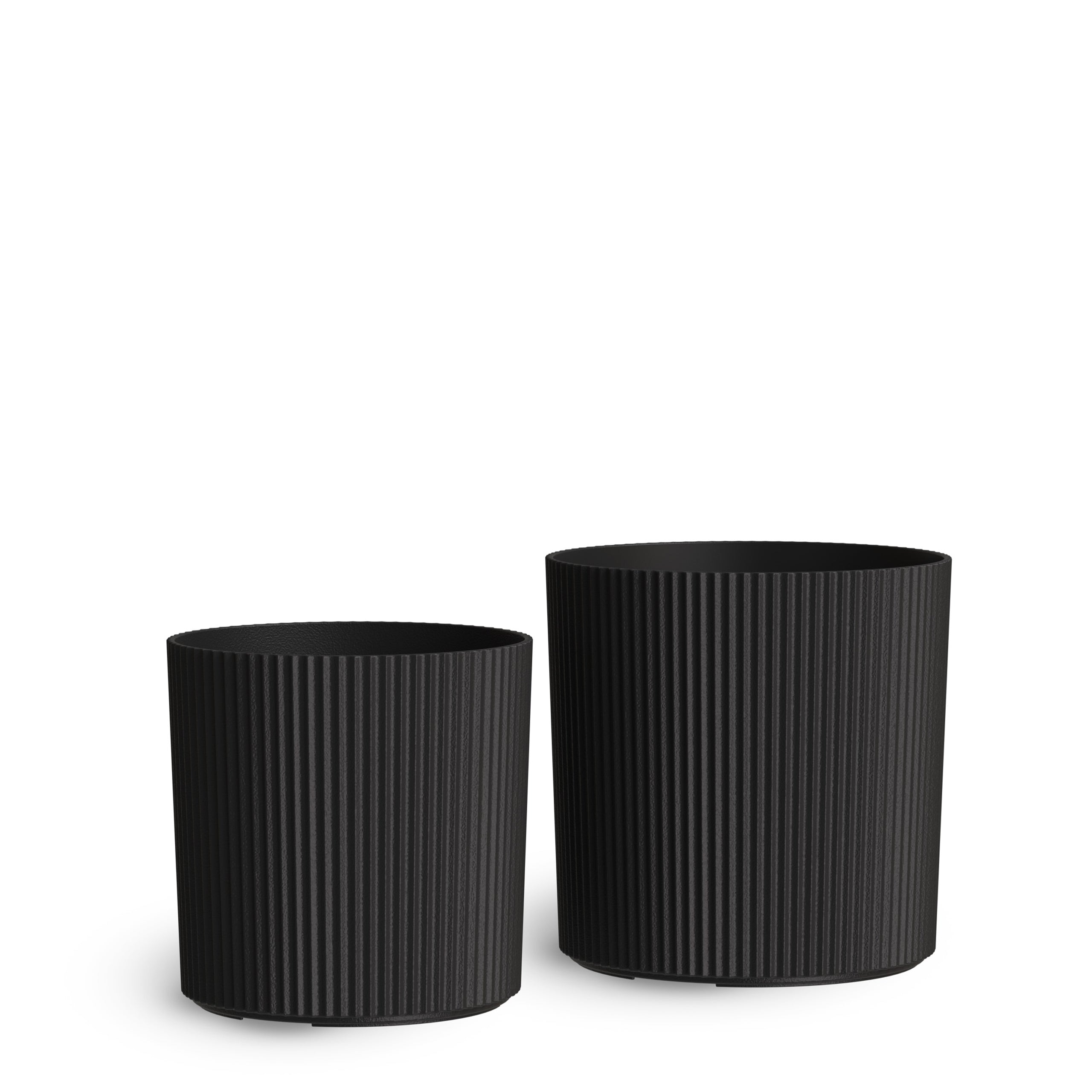 Mayne Serene Round Ribbed Planter with Drainage Hole Black 12in/14in