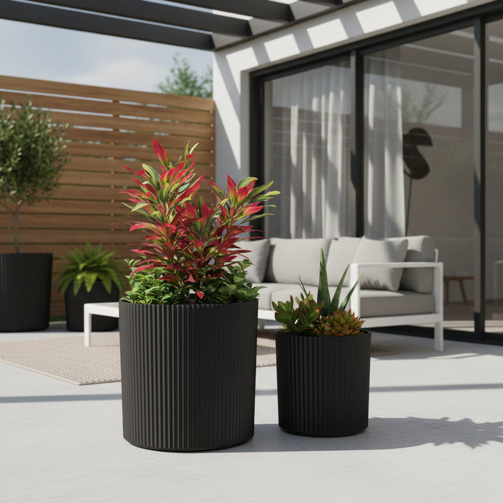 Mayne Serene Round Ribbed Planter with Drainage Hole Black 12in/14in