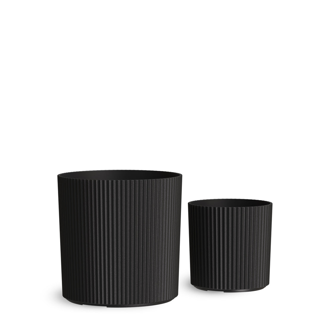 Mayne Serene Round Ribbed Planter with Drainage Hole Black 10in/14in