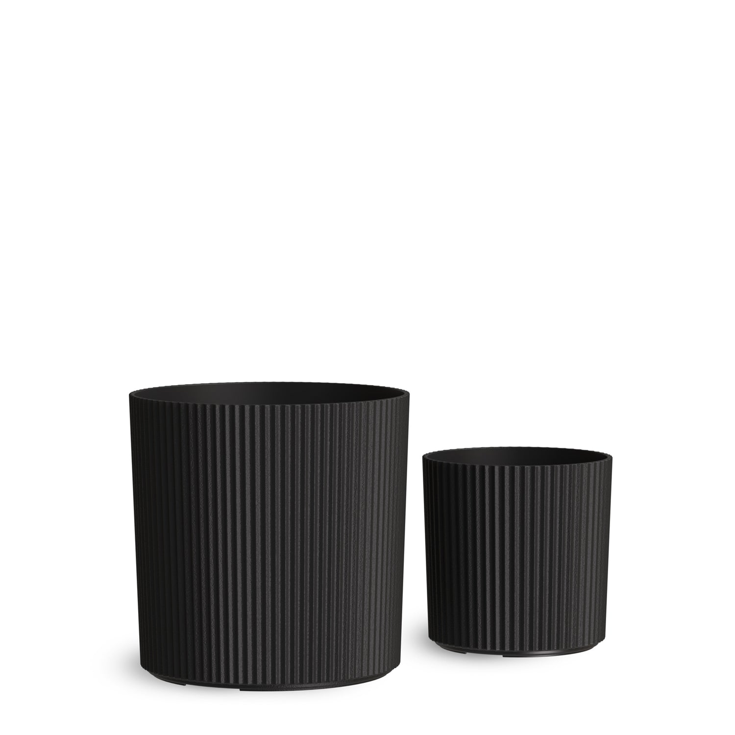 Mayne Serene Round Ribbed Planter with Drainage Hole Black 12in/14in
