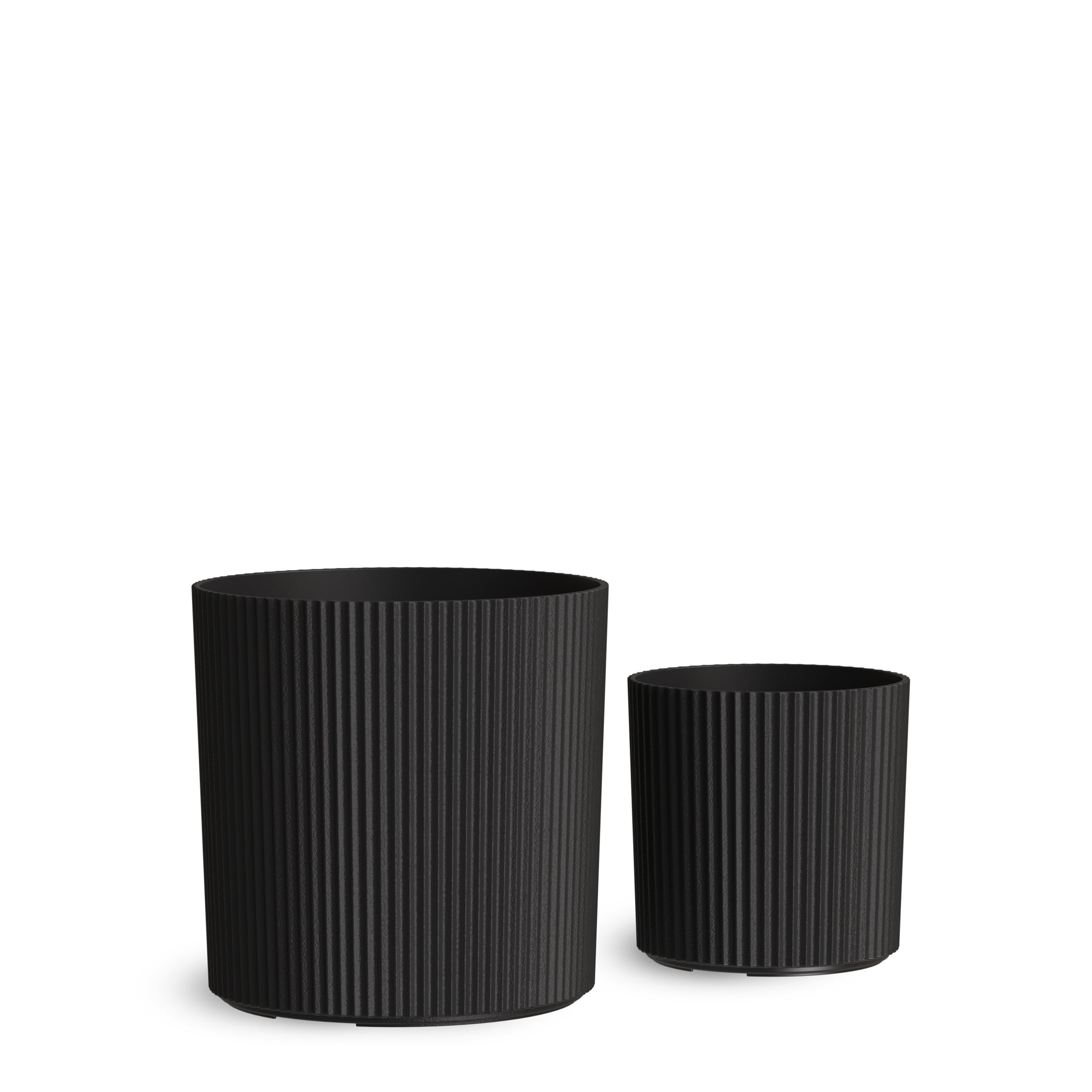 Mayne Serene Round Ribbed Planter with Drainage Hole Black 12in/14in