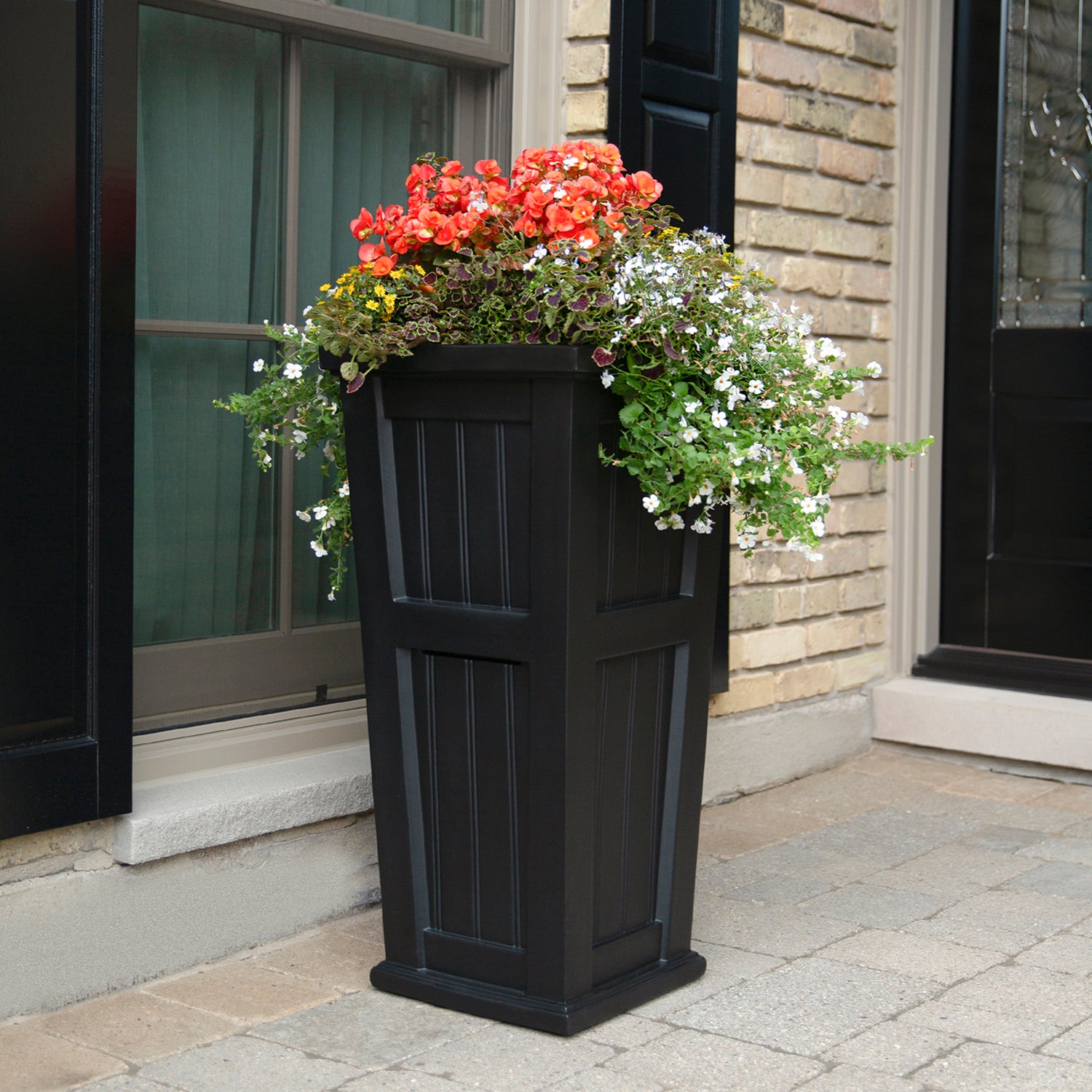 Mayne Cape Cod 32in Tall Planter