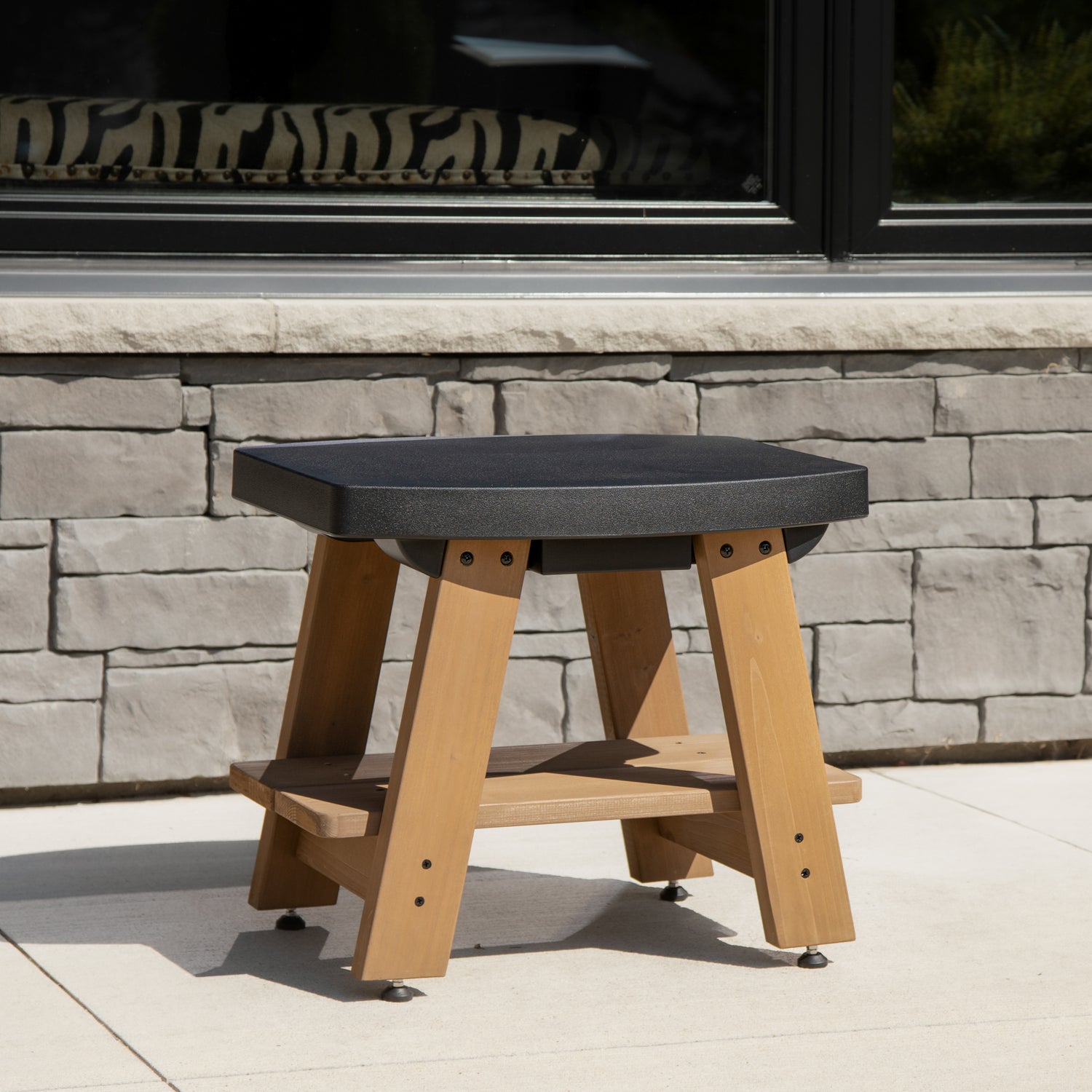 Mayne Mesa Patio Side Table (Black)